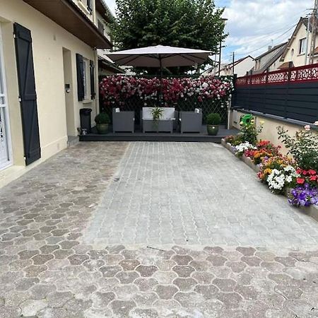 Chambre Privee Pour 4 Personnes En Banlieue Parisienne A 봉디 외부 사진