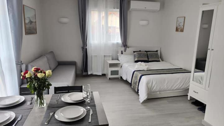 Chambre Privee Pour 4 Personnes En Banlieue Parisienne A 봉디 외부 사진