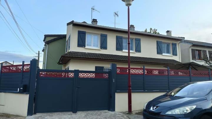 Chambre Privee Pour 4 Personnes En Banlieue Parisienne A 봉디 외부 사진