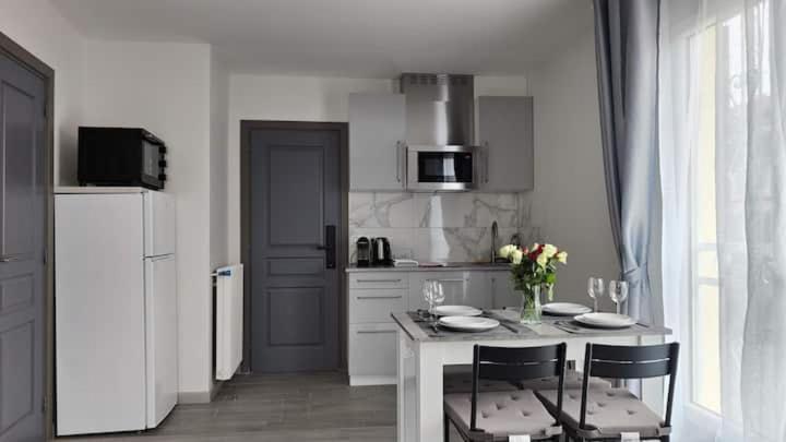 Chambre Privee Pour 4 Personnes En Banlieue Parisienne A 봉디 외부 사진