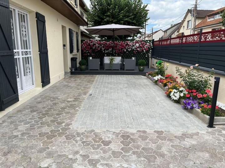 Chambre Privee Pour 4 Personnes En Banlieue Parisienne A 봉디 외부 사진